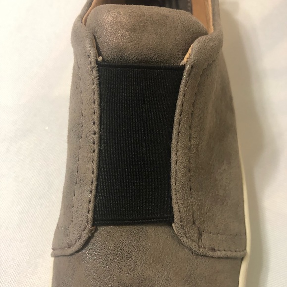 Taupe and black Sofft slip on shoes- NEW - Picture 5 of 7